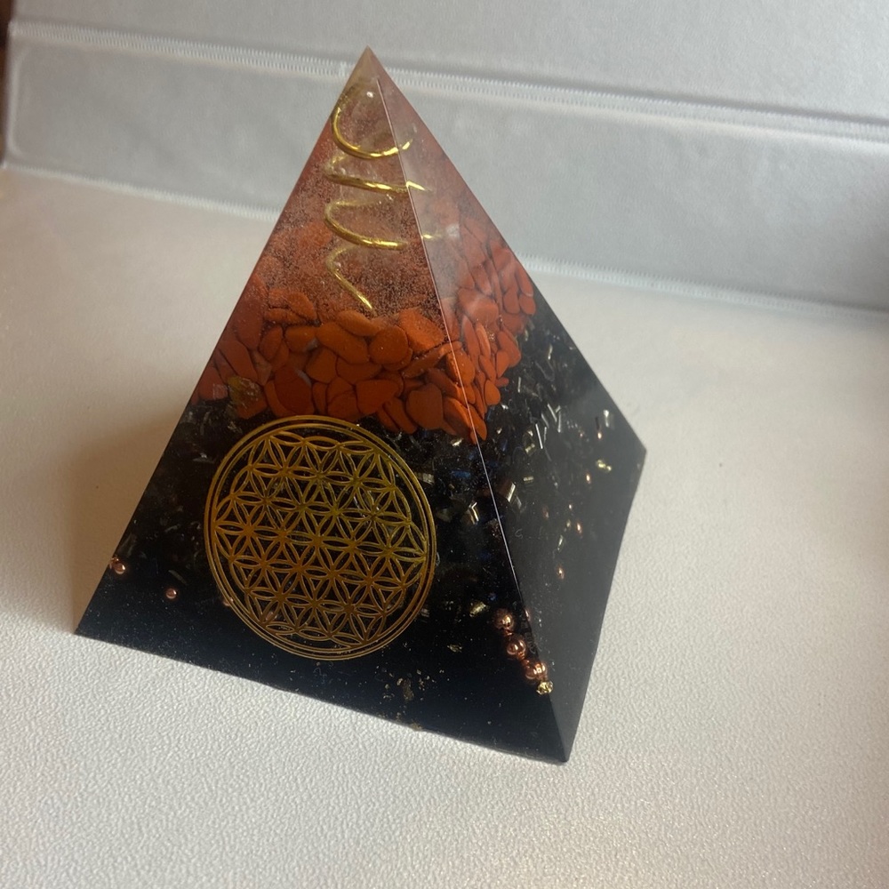 Orgone pyramid